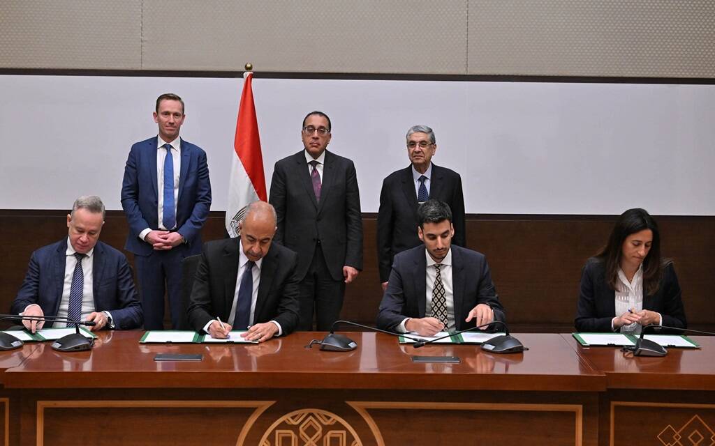 مصر توقع اتفاقية مشروع لطاقة الرياح بخليج السويس وجبل الزيت